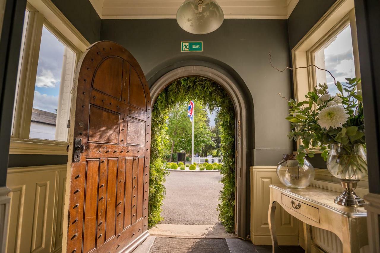 מילטון קינס Worldhotels Distinctive Woughton House Hotel מראה חיצוני תמונה